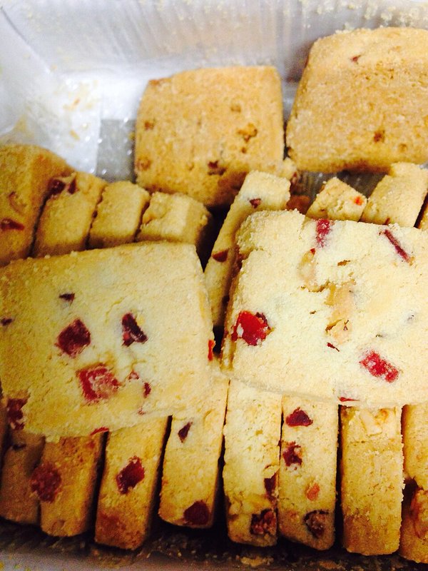 Karachi Bakery Fruit Biscuits 400 g