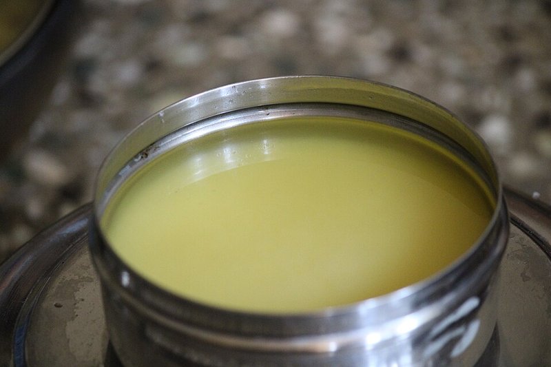 Aashirvaad Svasti Pure Cow Ghee 1 L